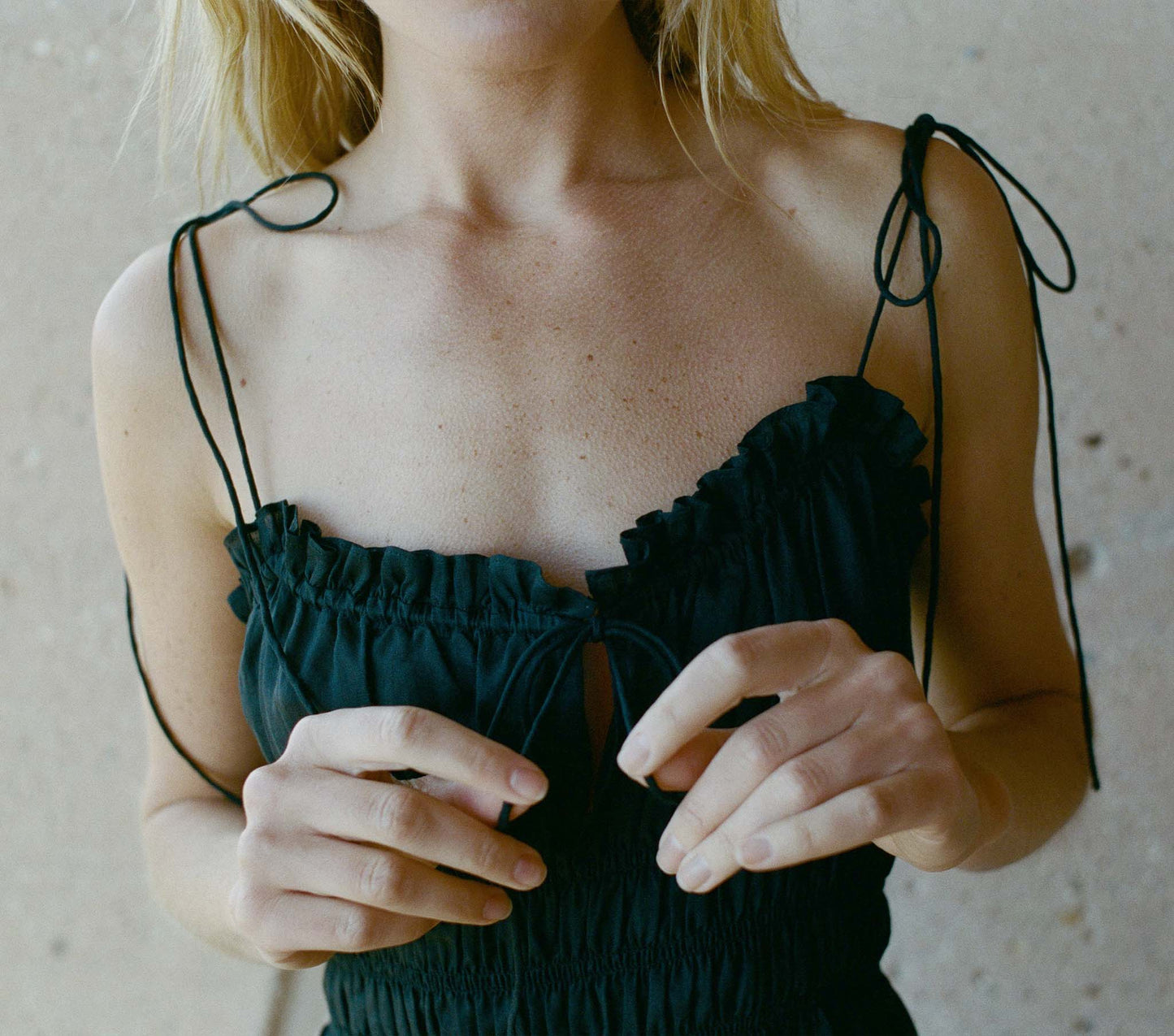 HMD -- RHODA DRESS -- BLACK