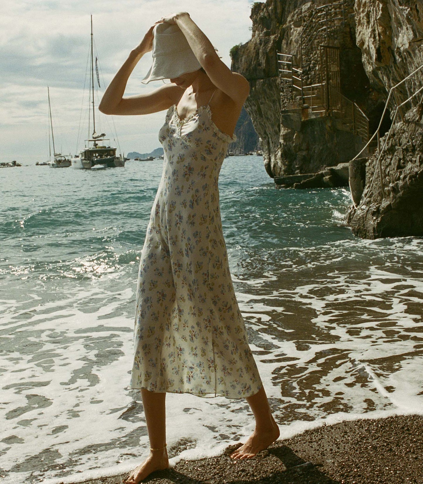 HMD -- SANDIA DRESS -- BLEU FROLICKING FLORAL