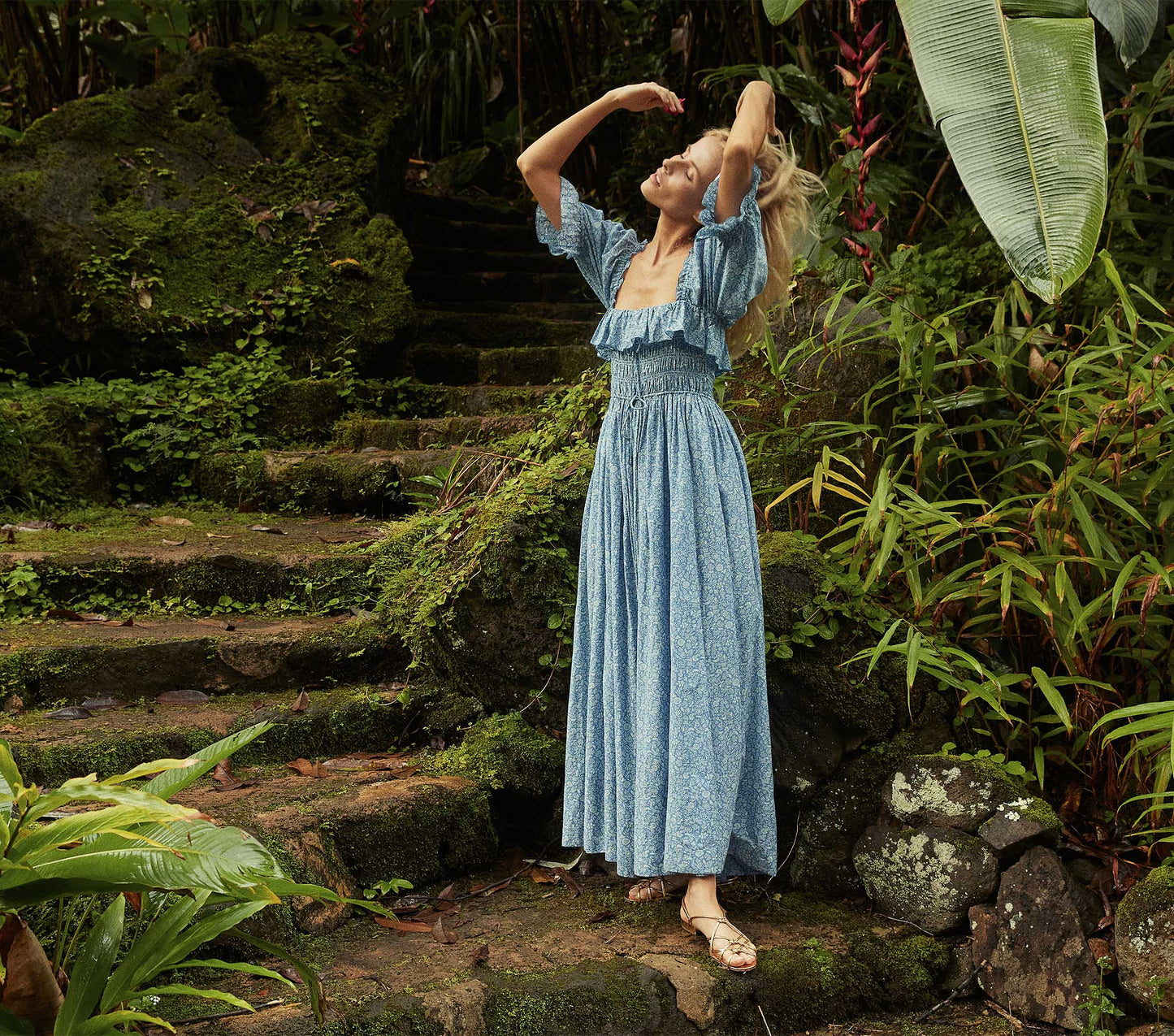 HMD -- SOL DRESS -- BLUE GARDEN BLOOM