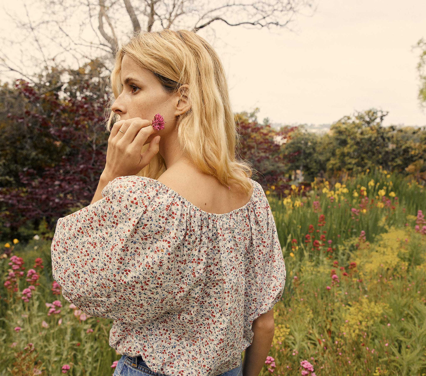 HMD -- LOTUS TOP -- BRIARWOOD FLORAL