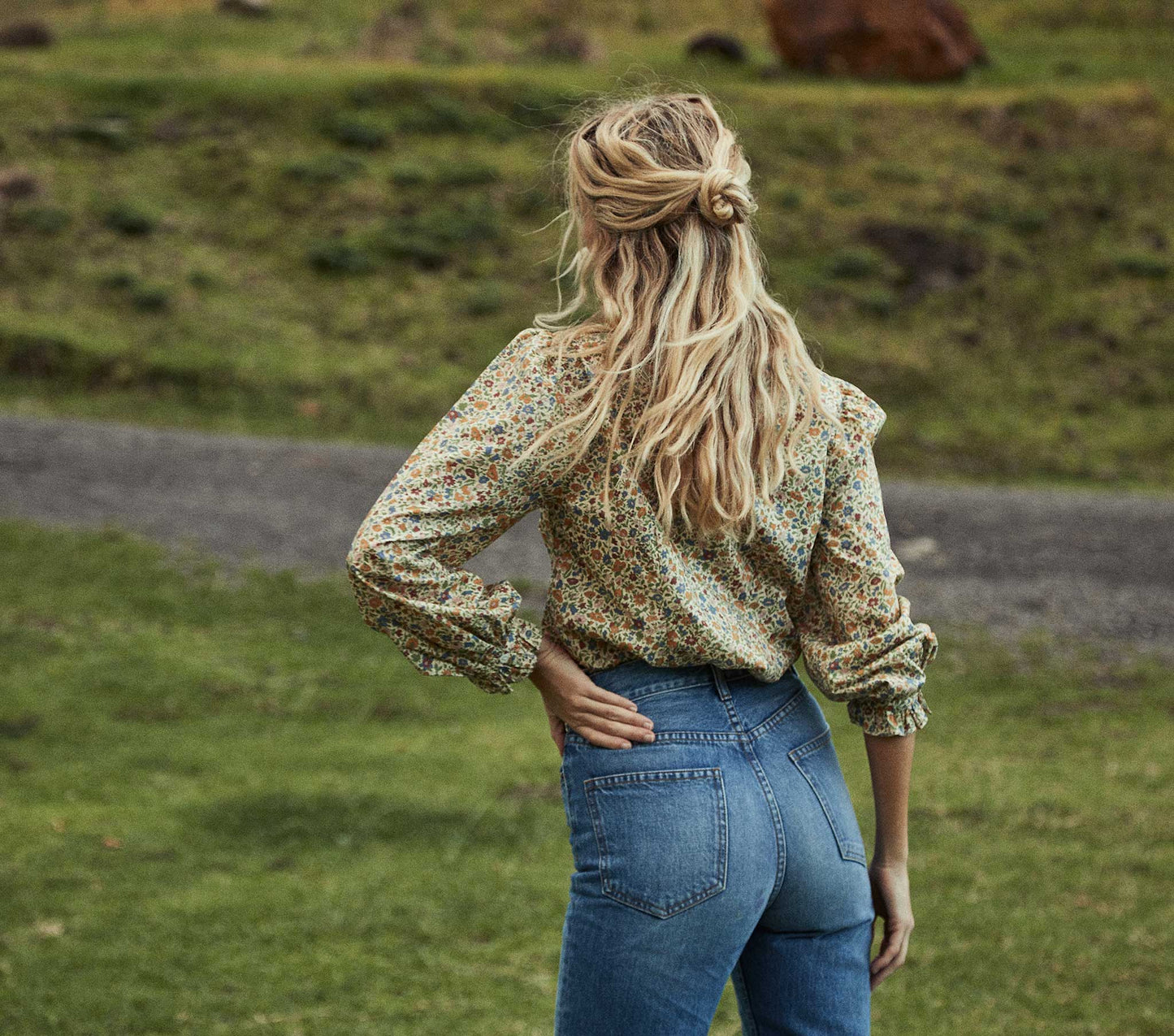 HMD -- SWAN TOP -- SUNSHINE POPPY BELL FLORAL