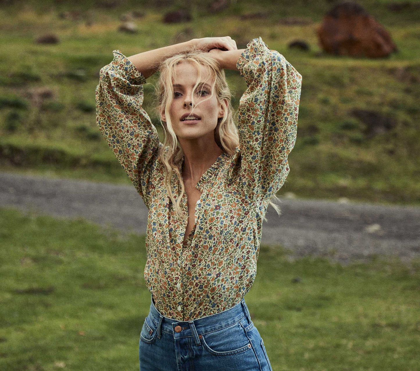 HMD -- SWAN TOP -- SUNSHINE POPPY BELL FLORAL