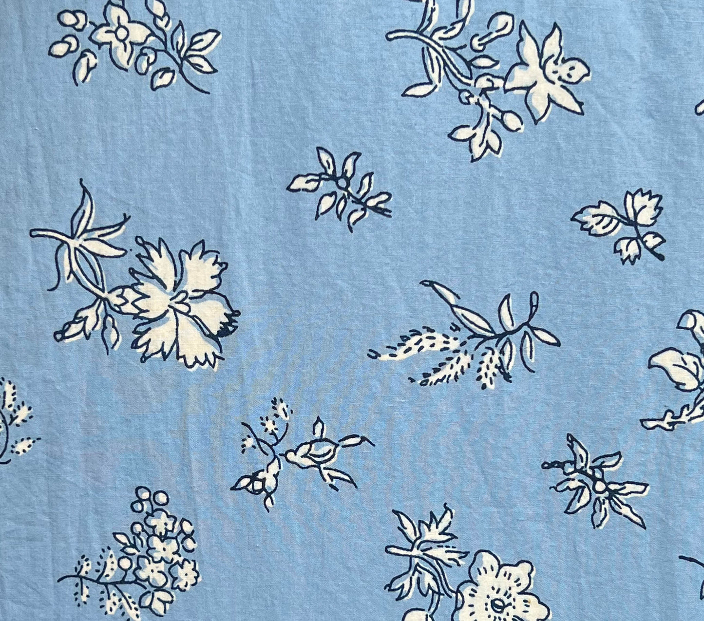 HMD -- JULIE DRESS -- SKY BOUTON DE ROSE