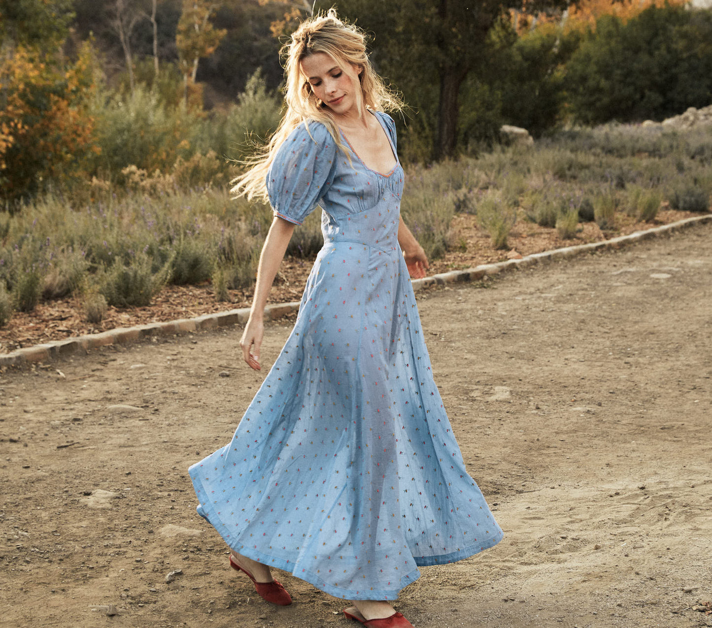 HMD -- TETRA DRESS -- CIEL CARNATION EMBROIDERY