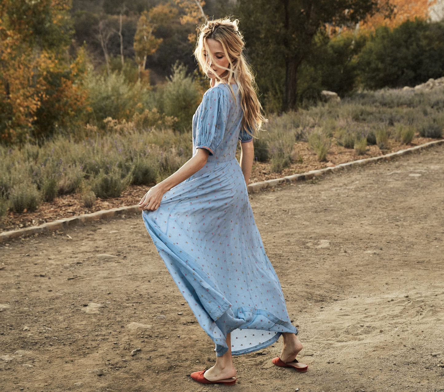 HMD -- TETRA DRESS -- CIEL CARNATION EMBROIDERY