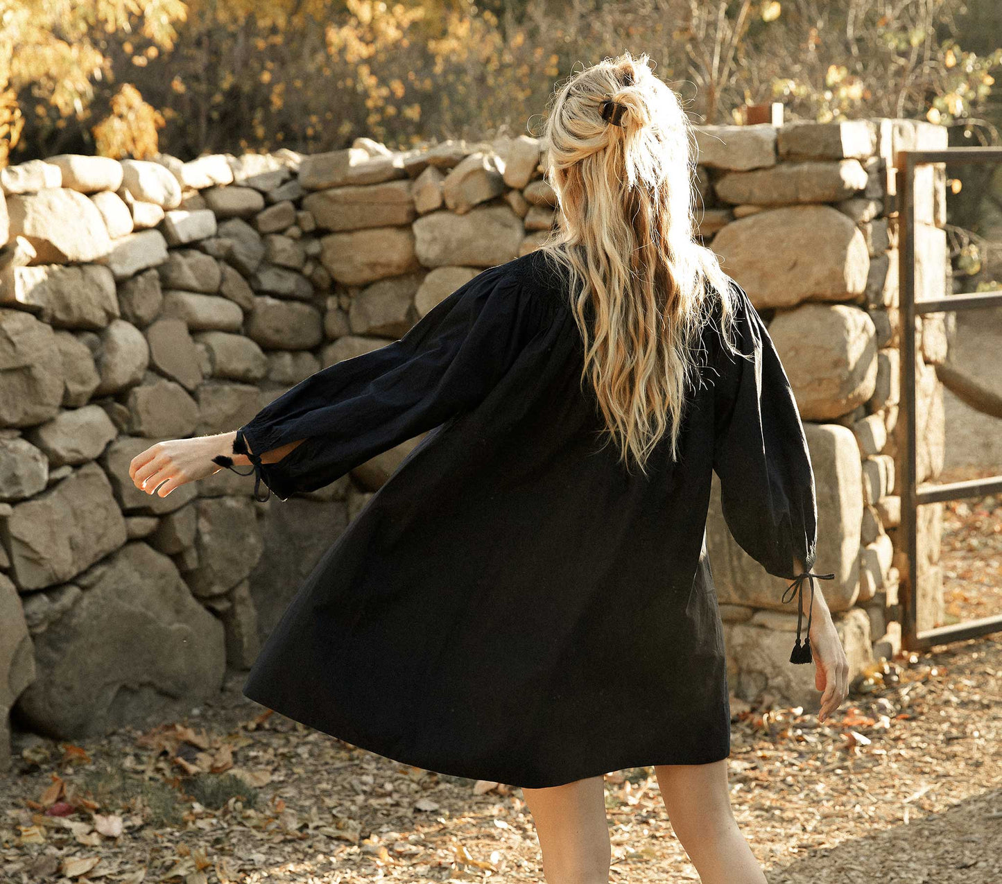 HMD -- THEDA DRESS -- BLACK