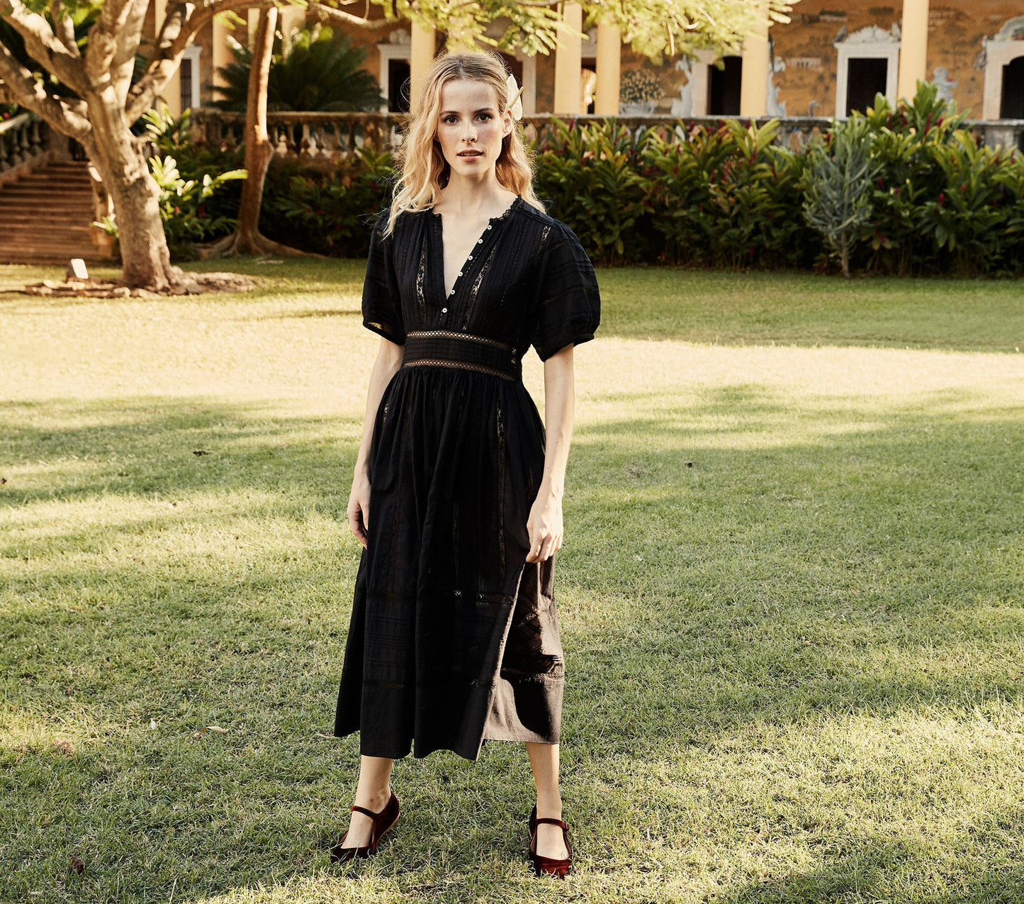 HMD -- VIOLET DRESS -- BLACK