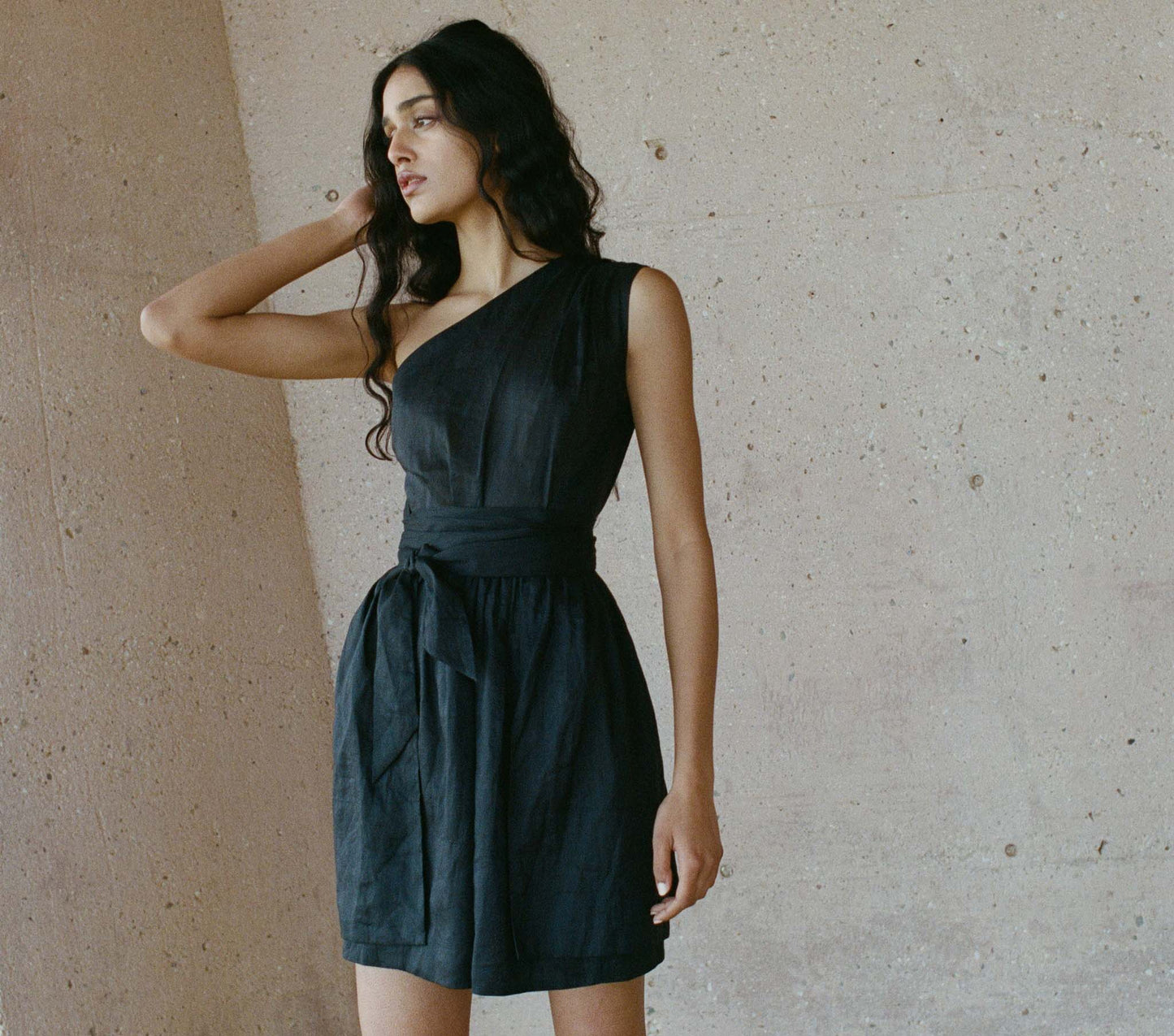 HMD -- YVONNE DRESS -- BLACK