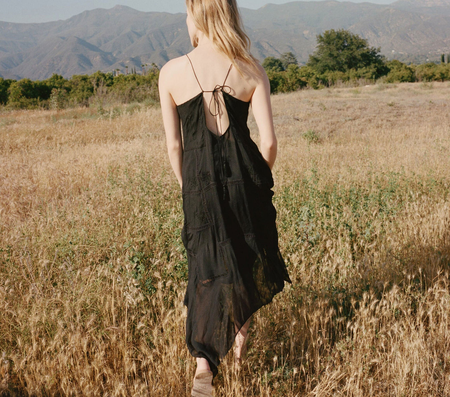 HMD -- HANDKERCHIEF DRESS -- Black